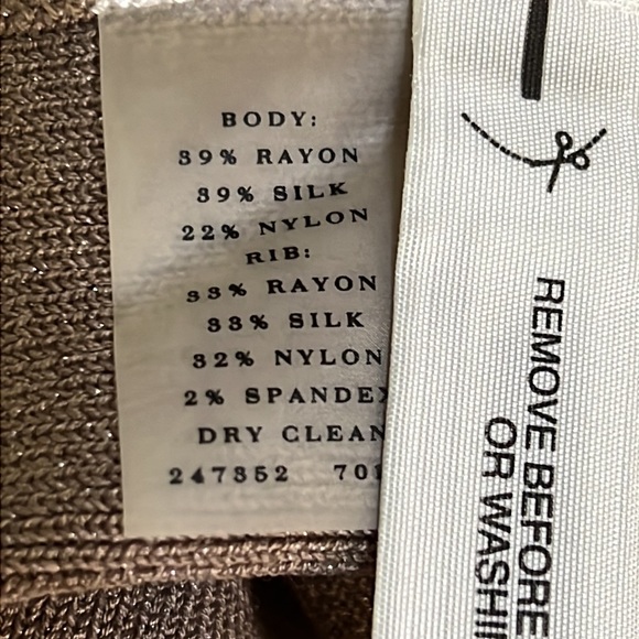 Ann Taylor top. Size S - Picture 10 of 11